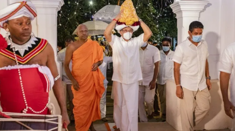 President-attends-all-night-Pirith-chanting-ceremony-to-commemorate-Vesak