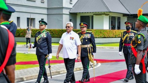 President-visits-Akuregoda-Army-Headquarters