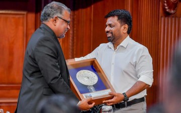 mahinda-siriwardhena